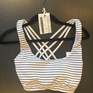 VICTORIA SPORT  B&W Striped Sports Bra Size Small